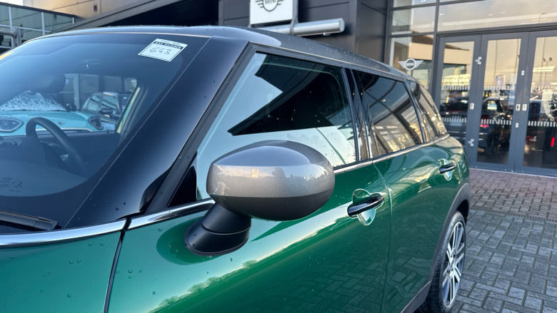 MINI Clubman 1.5 Cooper Exclusive Premium 6dr Auto Petrol Estate